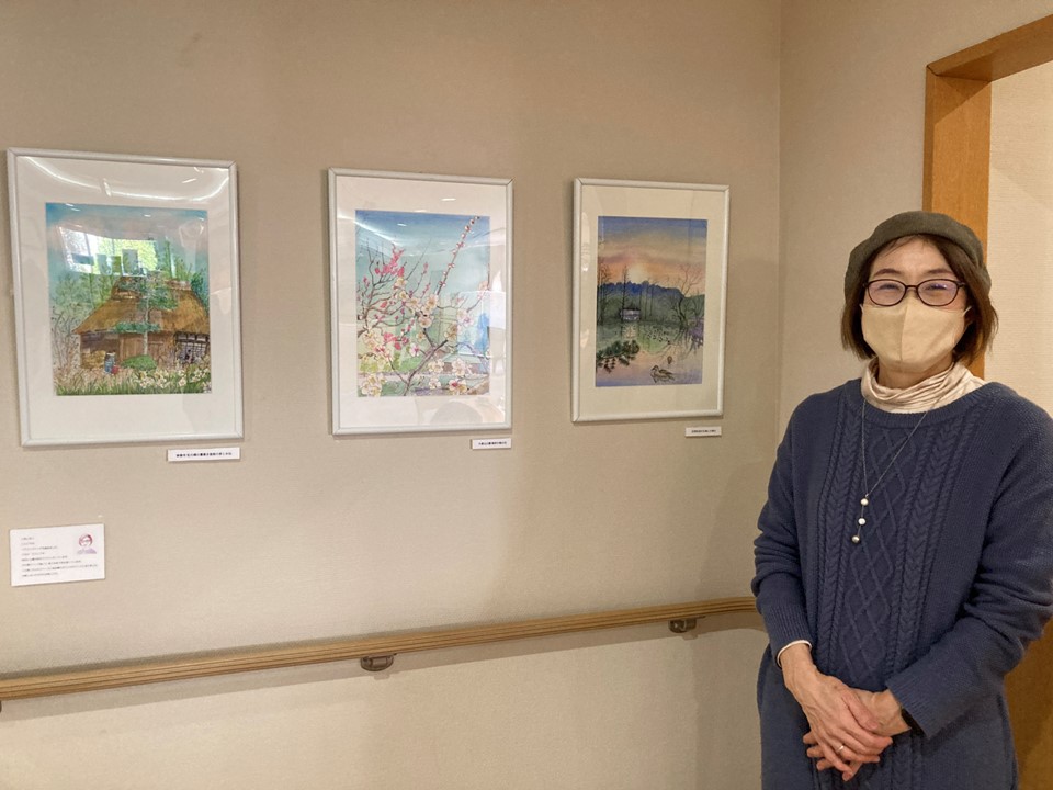 ペンスケッチ水彩画をコーヒーショップに飾っていただいている
上野りつ子さんの絵が春の花にかわりました。